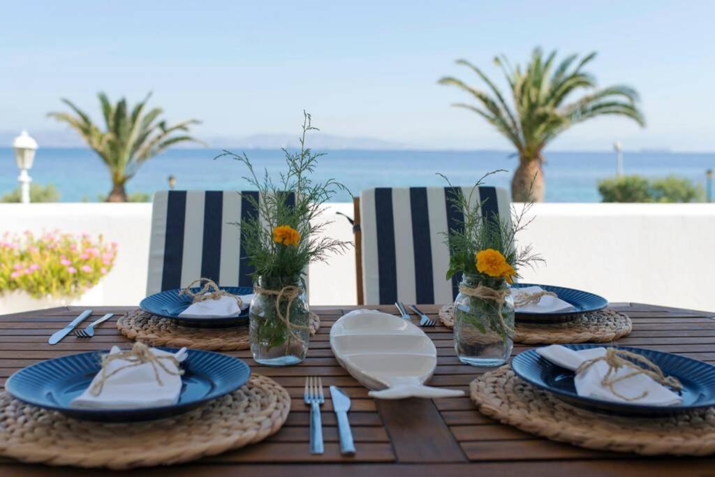 Palmaya Villa, Unique Seafront Experience Vagia  Luaran gambar