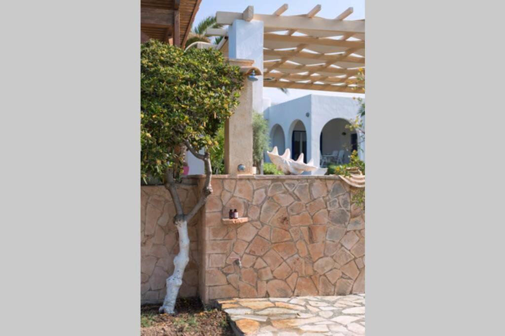 Palmaya Villa, Unique Seafront Experience Vagia  Luaran gambar